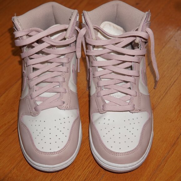 Pink & white Nike shoes - Picture 1 of 4